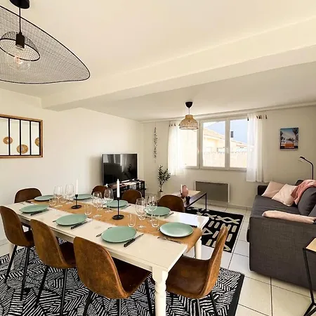 La Grenouillere - A 3 Min لا ترانش سور مير